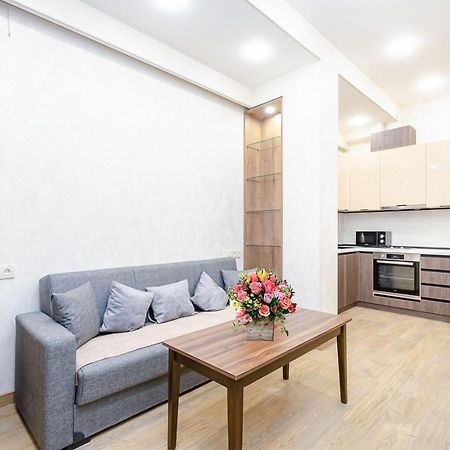 15. Double Room Apartaments With Fresh Style エレバン エクステリア 写真