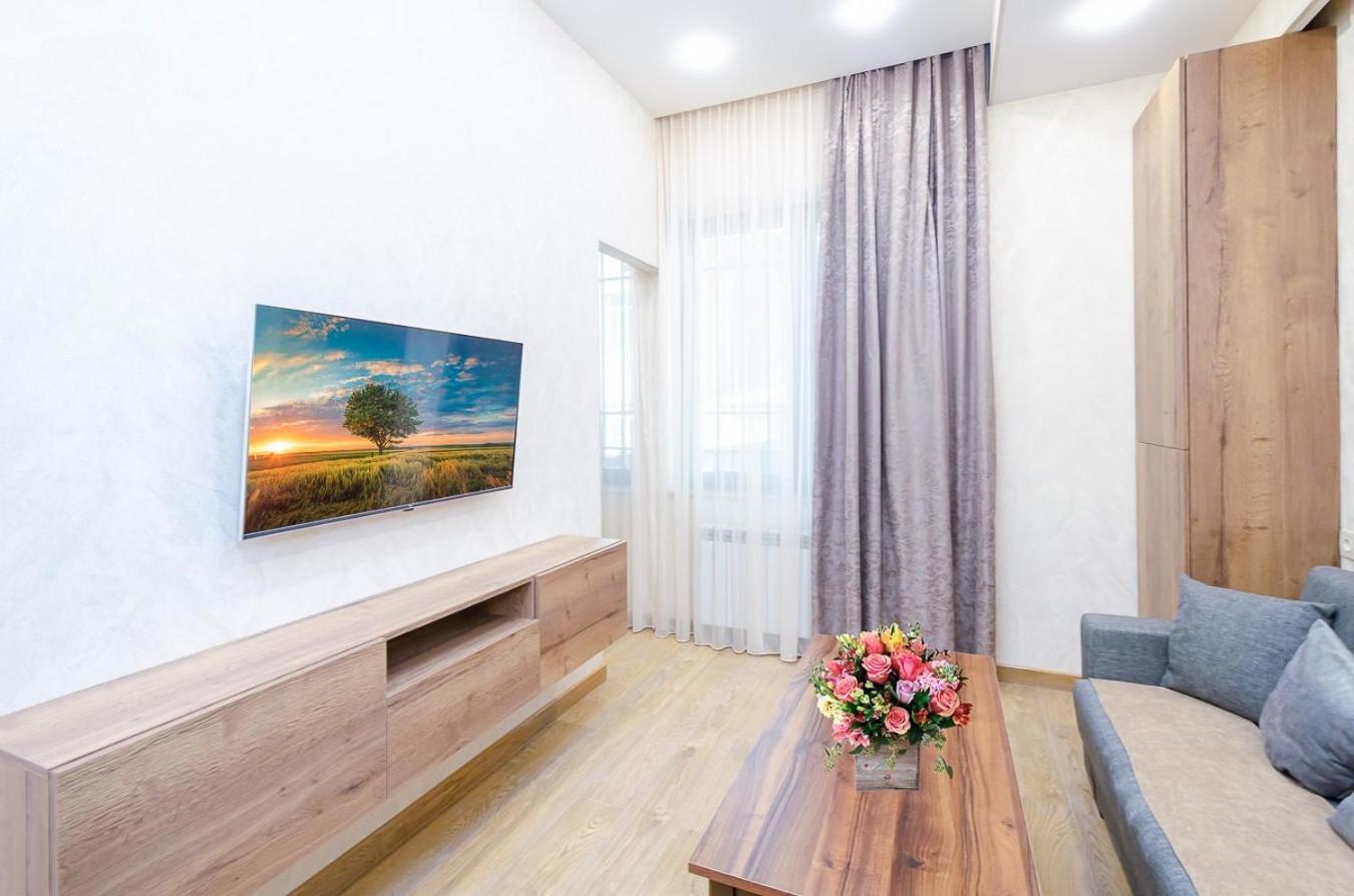 15. Double Room Apartaments With Fresh Style エレバン エクステリア 写真