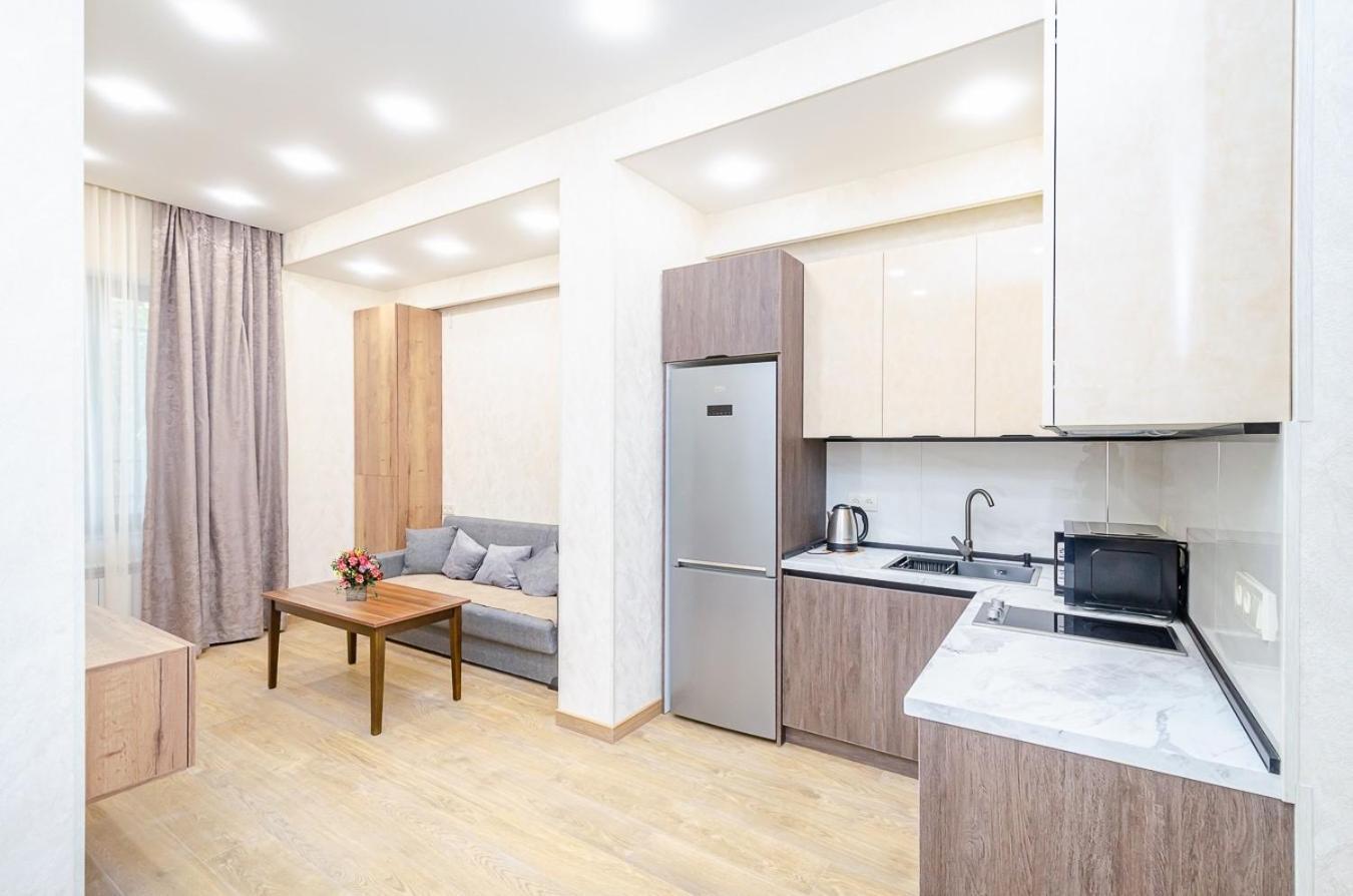 15. Double Room Apartaments With Fresh Style エレバン エクステリア 写真
