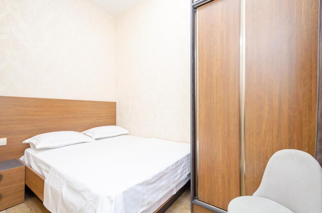 15. Double Room Apartaments With Fresh Style エレバン エクステリア 写真
