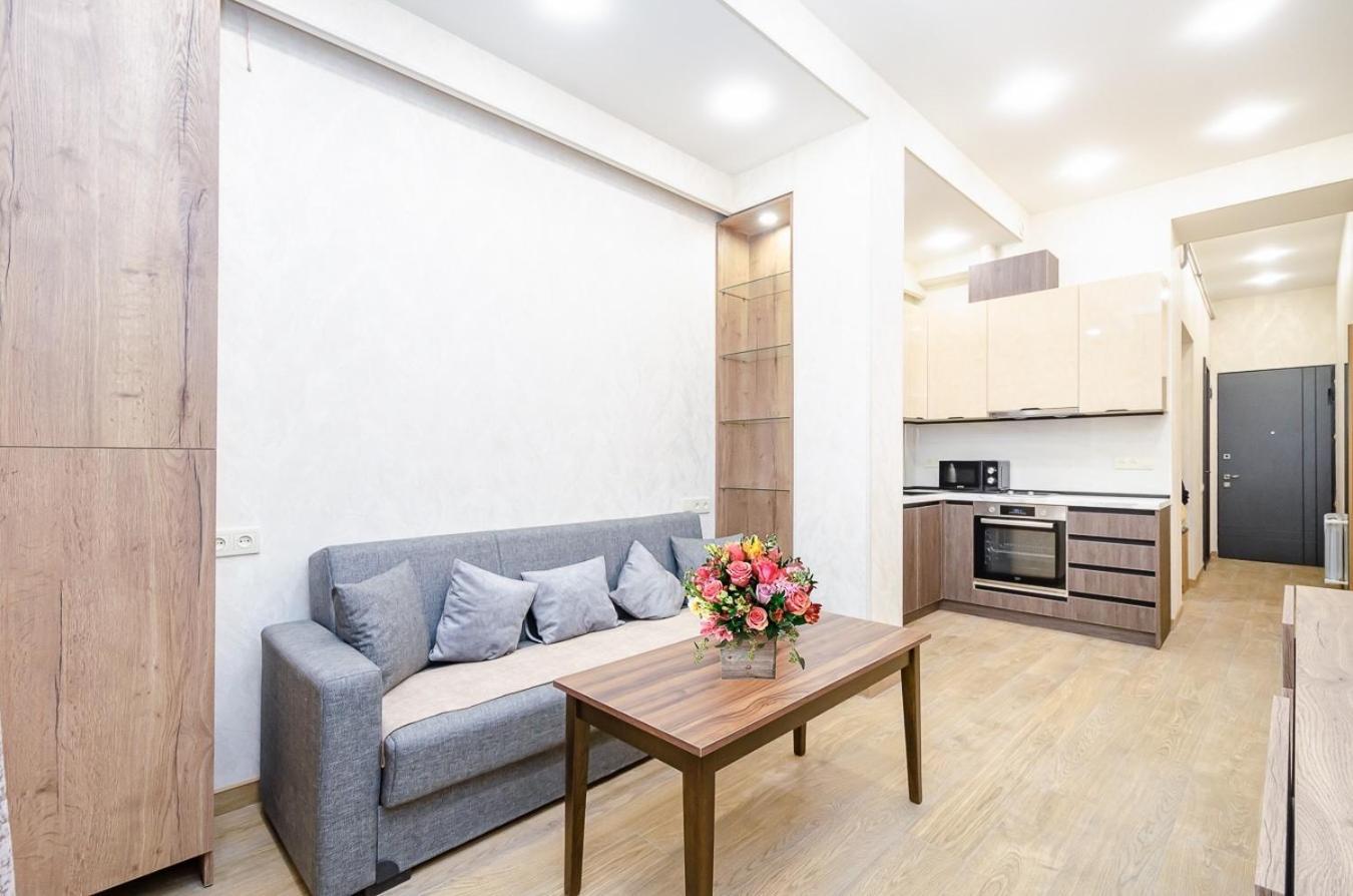 15. Double Room Apartaments With Fresh Style エレバン エクステリア 写真